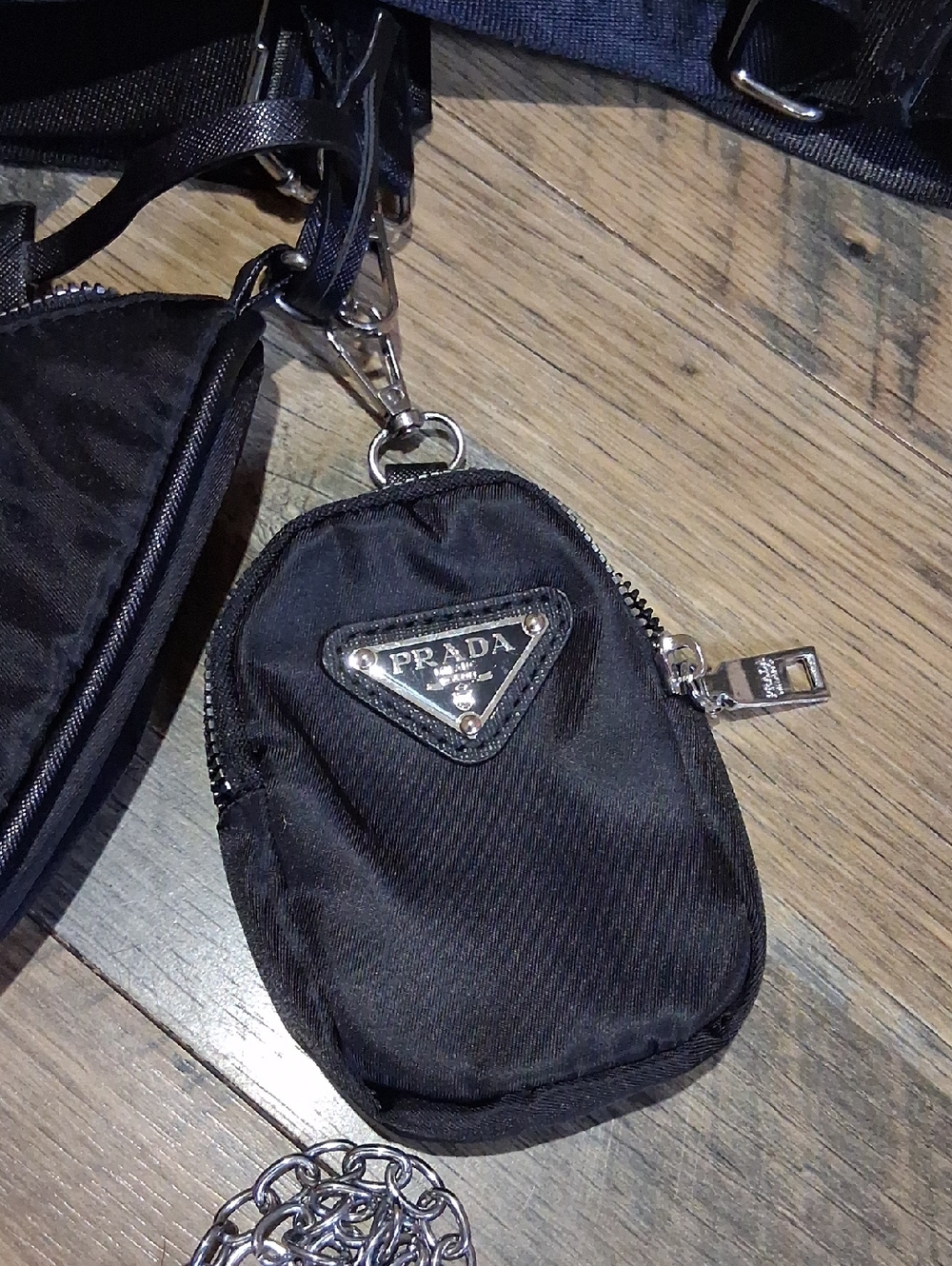 NWOT Womens Prada Shoulder Bag Re-Edition 2005 With Small Attachable Bag & Chain - Picture 5 of 6